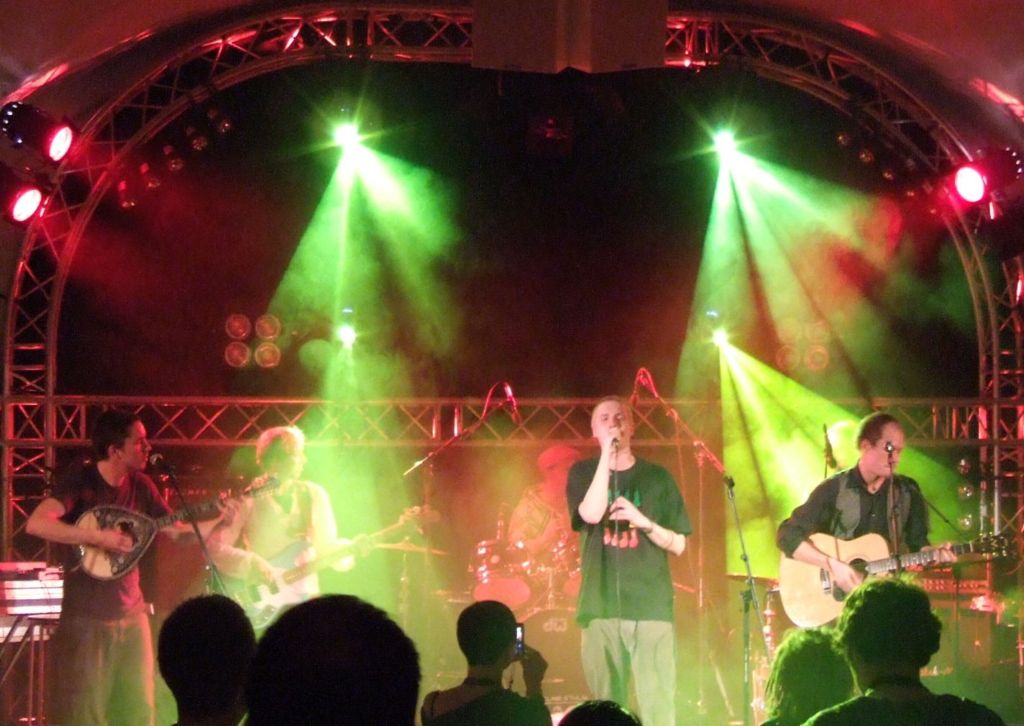 DSCF1394_red_small.jpg