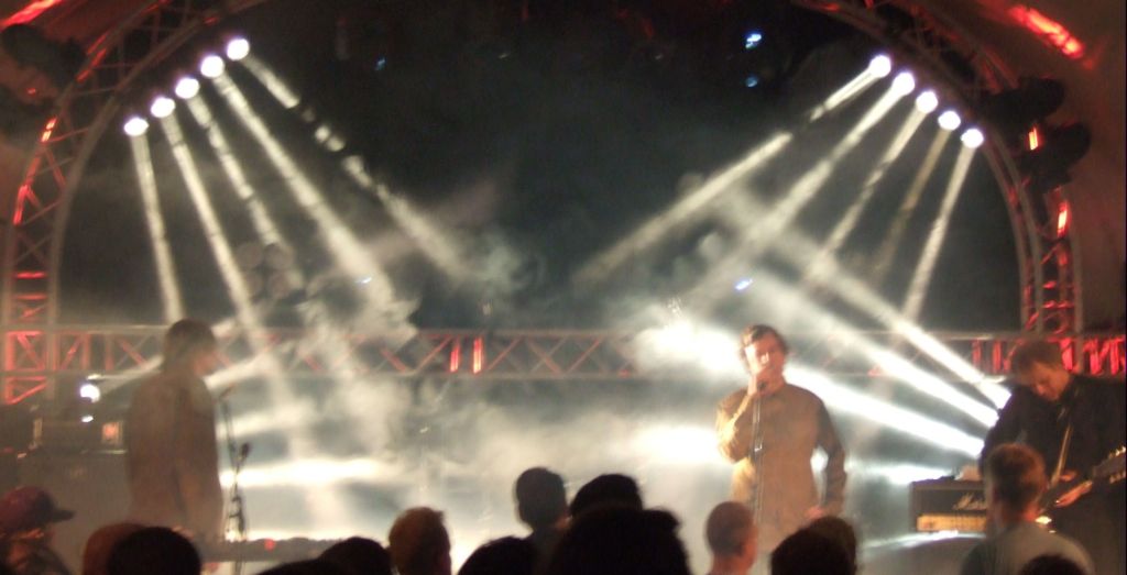 DSCF1413_red_small.jpg