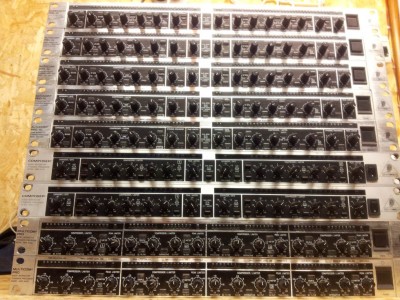 förkommer på bilden så som i texten, uppifrån och ner.