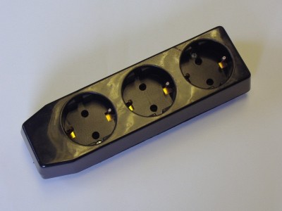 Foto 3 vägs svart grenuttag