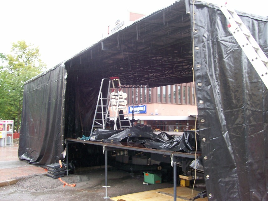 Baksida under bygget.