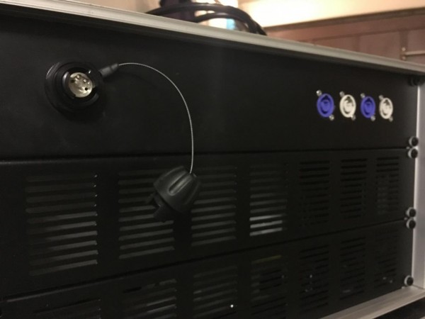 Fibrecokontakt Stagebox baksida