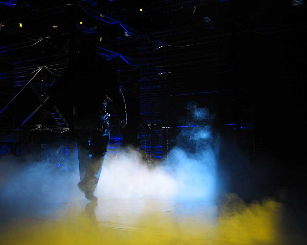 Röktest i natten... - det blåser lite.