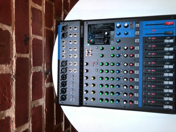 Yamaha MG12XU, fullt fungerande, knappt använd. Prisidé: 2700kr