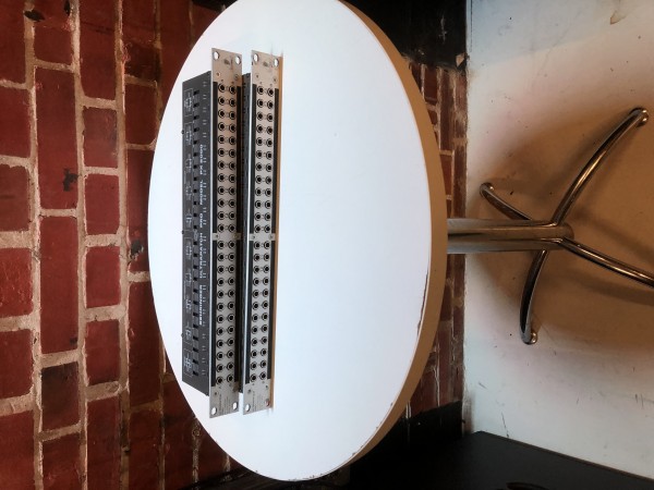 2 st Behringer ultrapatch Pro PX 2200 Prisidé: 350 kr st, 600 kr för båda