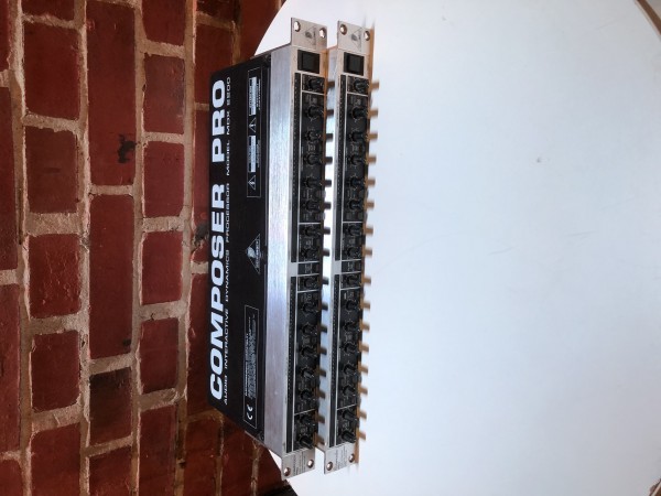 2 st Behringer Composer kompressor 2 kanaler MDX 2200. Prisidé: 300 kr st eller 500 kr för båda