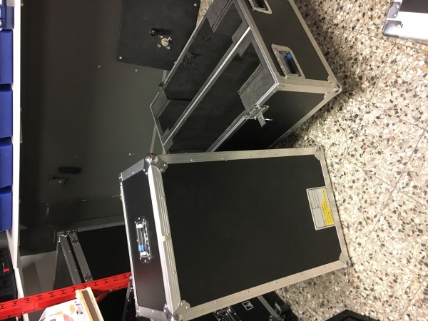 1st Case till 2st tv-skärmar. Max storlek på tv 80x60cm - pris: 1000kr