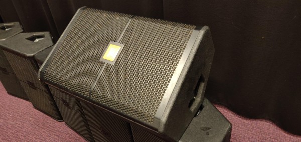 jbl_srx712m.jpg